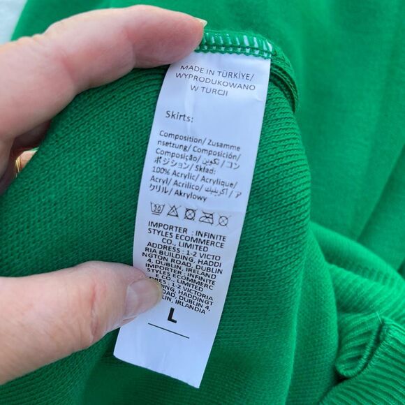 Made in Turkey , two piece set size L Kelly Green top and skirt. - Picture 11 of 13